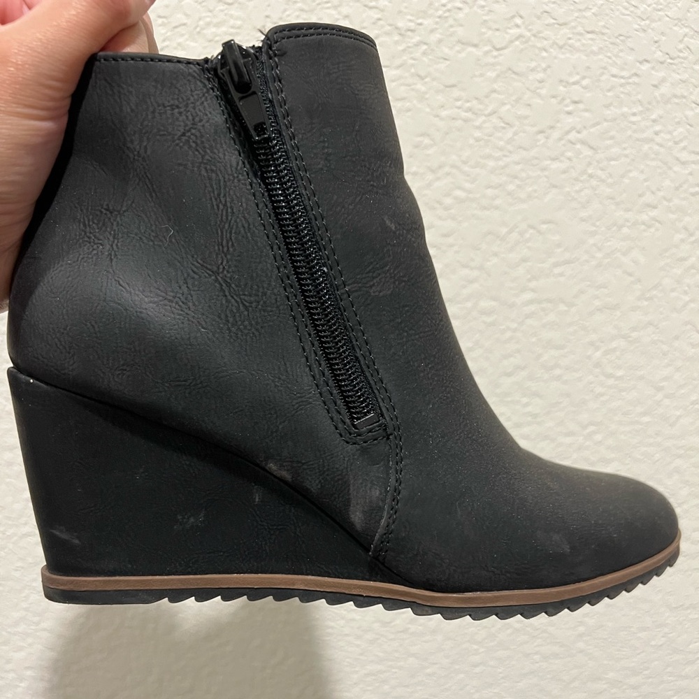 Black Closed Toe Wedge Boots